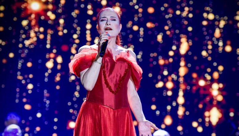 İzmir Enternasyonal Fuarı Çim Konserleri Candan Erçetin ile başladı