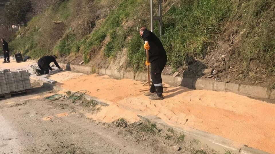 Bilecik'te Yeni Cadde ve Sokaklar Hizmete Açılırken Kaldırımlar Modernize Ediliyor